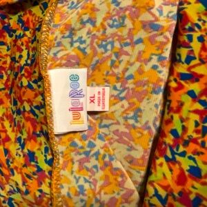 Fun & flirty XL Lularoe skirt ready for your closet!